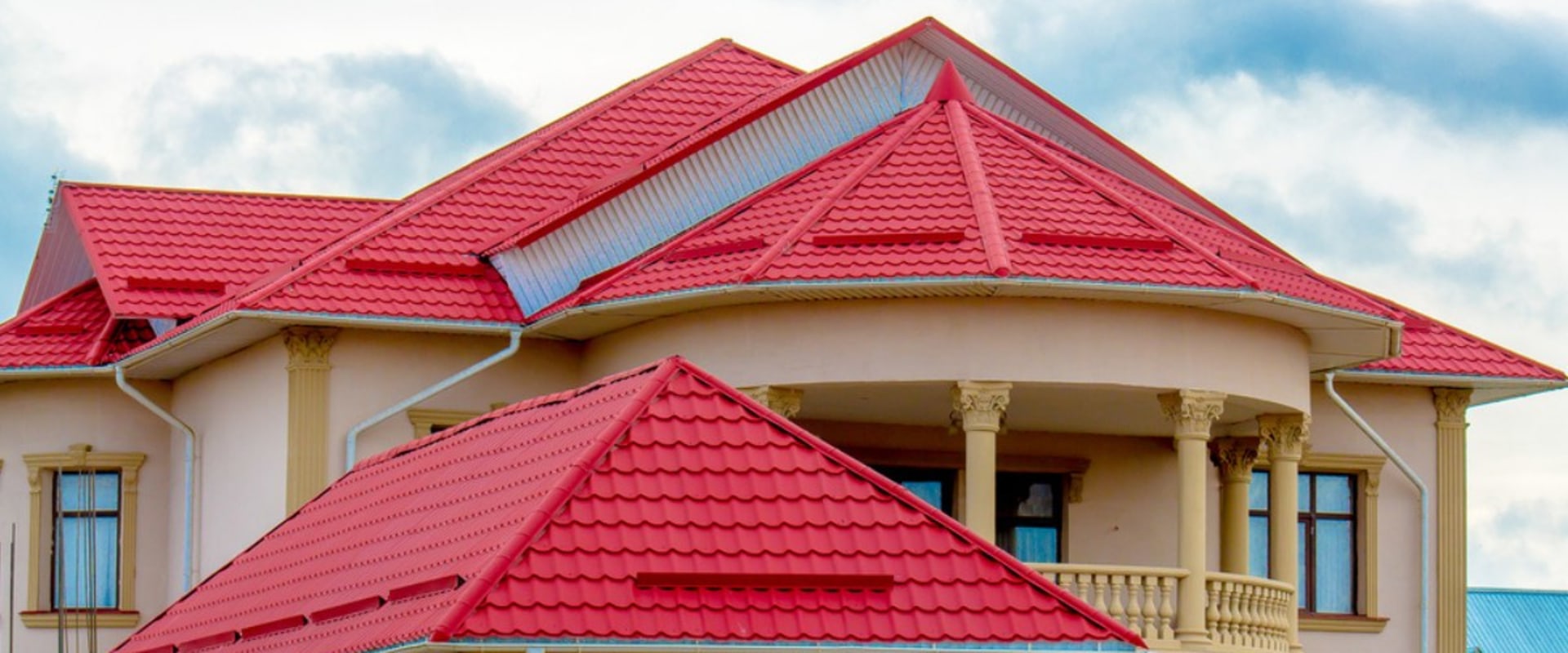Which colour is best for roofing sheet?