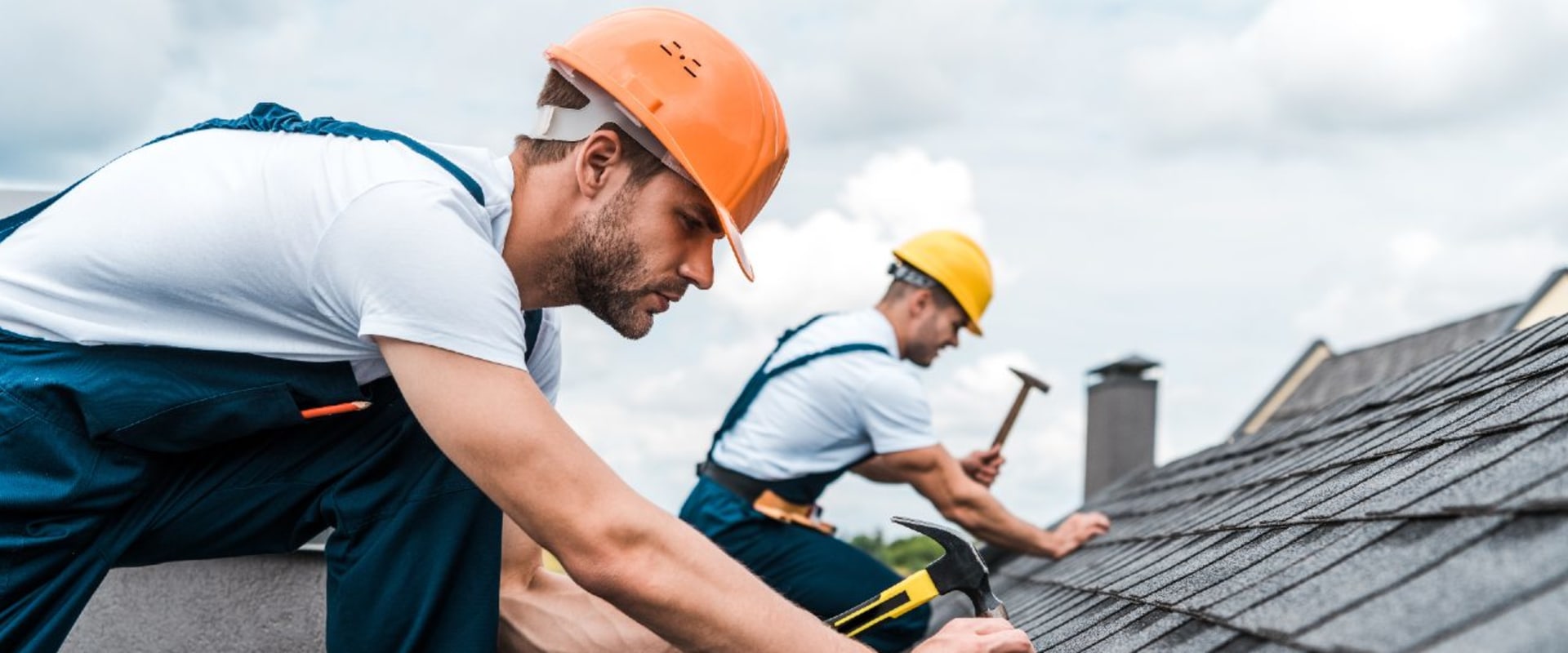 What is the average profit margin for a roofing company?